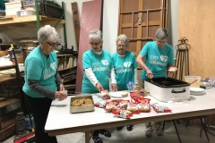 volunteer-serving-food